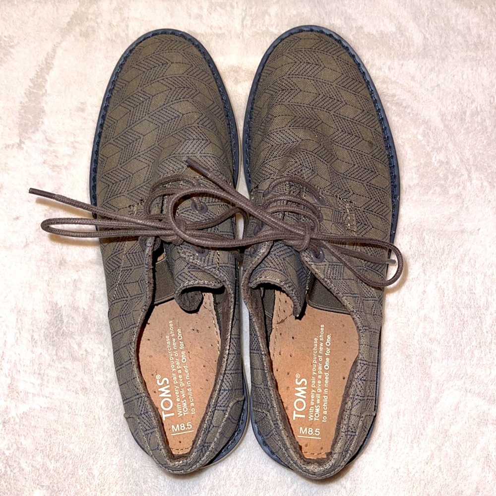 Toms Shoes